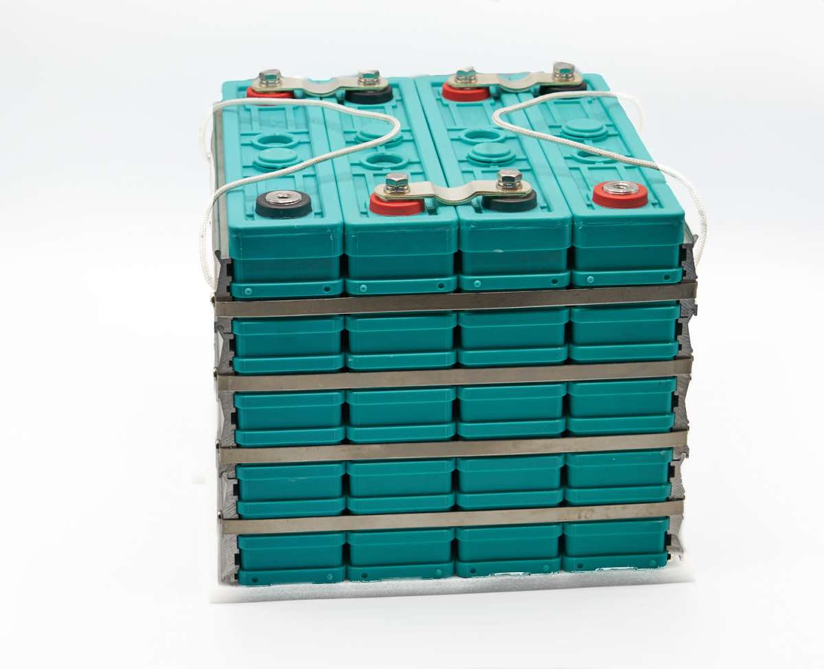 LiFePO4 Akku 12V 200Ah GBS inkl. Balancer itecc LiFeEnergy